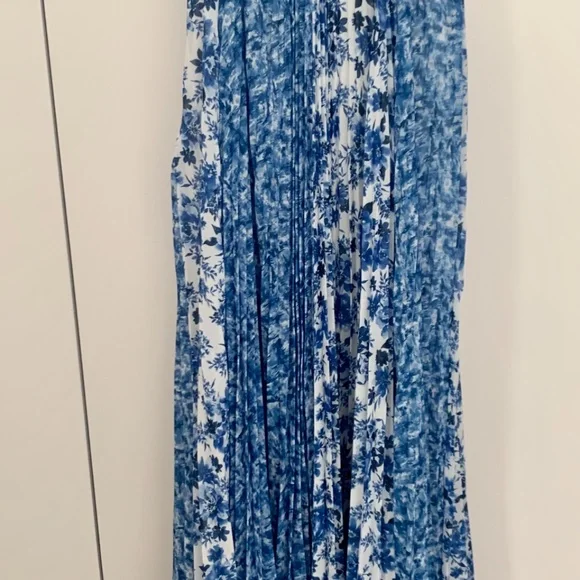 Amur Dress - Picture 2 of 5